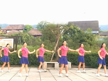 大名兰馨的广场舞《咖喱咖喱》视频
