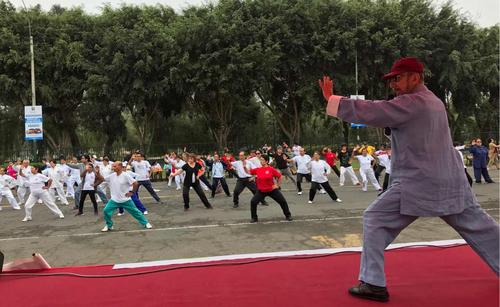 两百多秘鲁太极爱好者共庆世界太极拳日