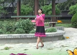 北京爱雨广场舞五月来看花编舞阿中中