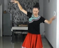 天津滨海歆愿健身舞蹈队大山里走出的孩子 广场舞歌曲视频附歌词