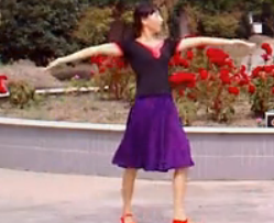 素颜翩翩广场舞—大山走出的孩子中老年广场舞视频
