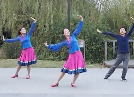 紫紫雨广场舞永远的那达慕舞蹈视频 编舞静静 蒙古舞蹈风格广场舞
