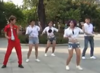 王子广场舞哒滴咚咚舞蹈视频 泰国舞曲