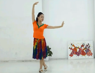 艺莞儿广场舞梦在新疆正面背面含教学 崔浩然《梦在新疆》歌词