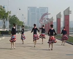 友情飘香广场舞大家一起来跳舞 热门广场舞视频舞曲