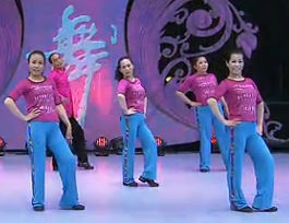 杨艺美久广场舞爱情备胎正面舞蹈视频 杨艺广场舞第十五季