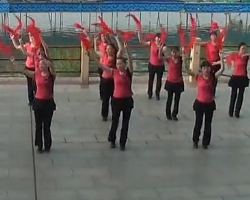 舞钢湖滨广场舞中国风格 最新简单易学广场舞 中老年广场舞大全