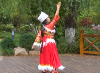 藏族舞蹈我的家乡香格里拉 《我的家乡香格里拉》歌词歌曲