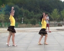 妮妮广场舞女人心 最新简单易学广场舞 儿童广场舞表演
