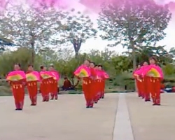 河南安阳内黄县和谐家园广场舞 扇子舞 我们的美好时代 音乐视频免费