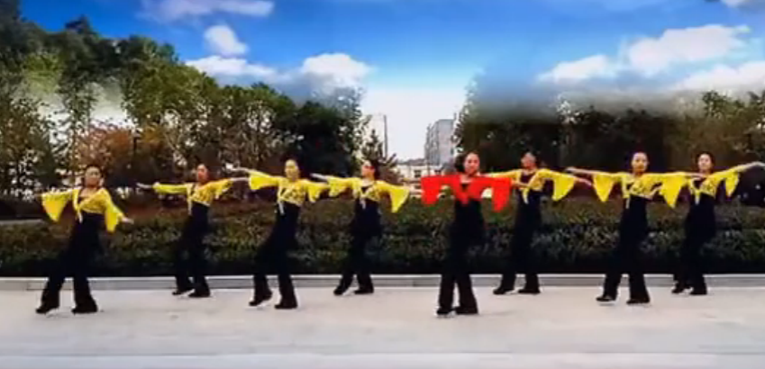 广场舞天边的爱人 秋歌广场舞 团队正面演示舞蹈视频