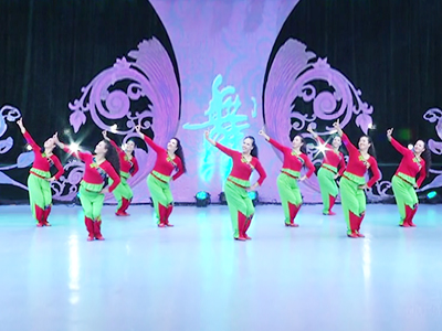 北京华丽飞歌广场舞 三妮儿的笑舞蹈视频 编舞：艺紫宁团队演示