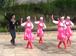 我的蒙古马广场舞团队演示 凤凰六哥广场舞异地合屏演示