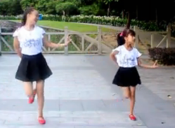 凤凰香香广场舞心爱的宝贝正反面含分解 儿童舞
