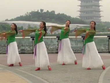 咸阳香香广场舞 冰是睡着的水 表演(第二版) 视频舞曲