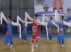 冬之雪广场舞再唱山歌给党听正面背面 藏族舞蹈风格