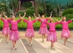外婆的澎湖湾广场舞团队舞蹈视频 北京艺莞儿明星队演示