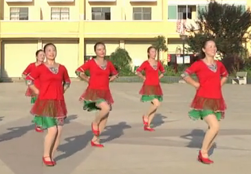 王洲广场舞 红火火的中国甜美美的家 背面展示 视频舞曲