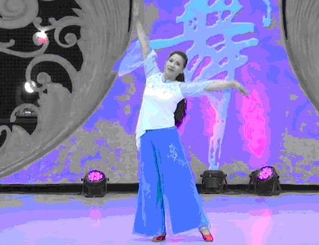 北京华丽飞歌广场舞 带上爱飞翔 表演 视频舞曲