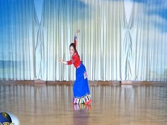 青海湖广场舞 绘园迎春广场舞 正面演示藏族舞
