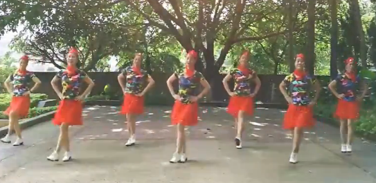 红姑娘儿广场舞 幸福玫瑰广场舞 水兵舞附动作教学
