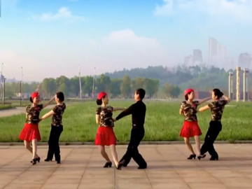 想西藏广场舞 阿中中梅梅翠翠广场舞 双人水兵舞正面演示