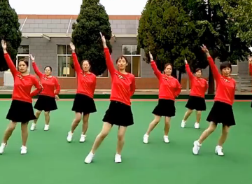 青岛莱西阳光舞队的广场舞《蝴蝶翩翩飞》分解教学视频
