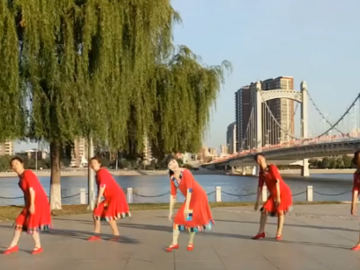 西湖莉莉的藏族广场舞《最远的你最近的爱》教学视频