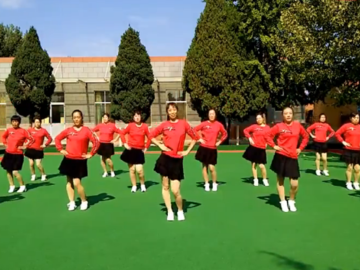 青岛莱西阳光舞队的广场舞《女人不是妖》教学视频
