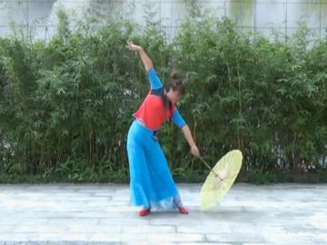 重庆宝娜的伞舞广场舞《恋人心》教学视频