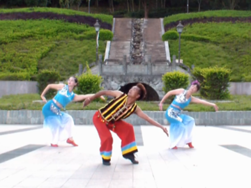 云南立铭的傣族广场舞《孔雀公主》教学视频