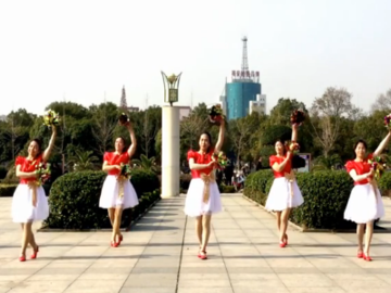 爱吾的花球广场舞《欢喜中国年》教学视频