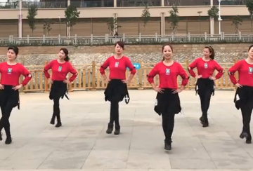 尚舞云儿的健身广场舞《风情万种》教学视频