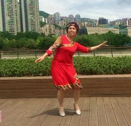 云阳二人转广场舞《卓玛泉》视频