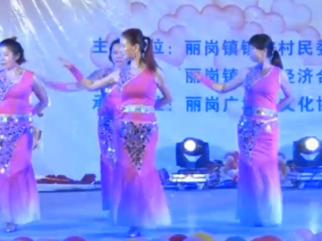 蓝天广场舞《水月亮》视频