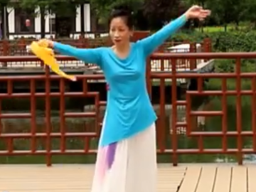 小春儿广场舞《风筝误》视频