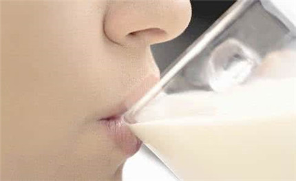 喝牛奶的12个好处 喝牛奶的注意事项
