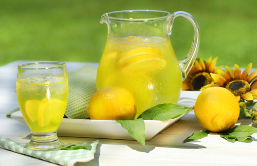 喝柠檬水的有哪些好处呢?喝柠檬水的误区有些?