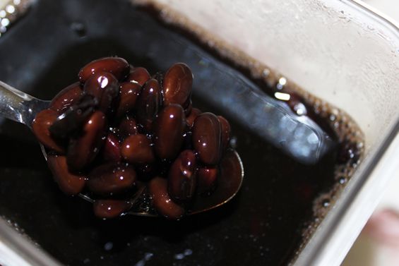 醋泡黑豆的功效与作用有哪些?又有哪些禁忌呢?