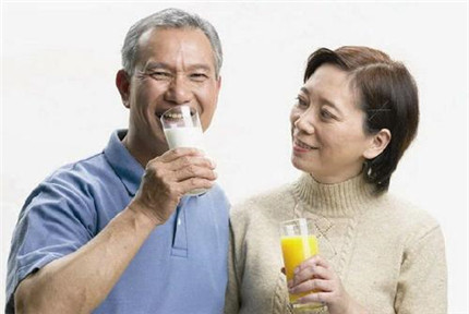 中老年人缺钙有哪些症状?中老年补钙哪种好?