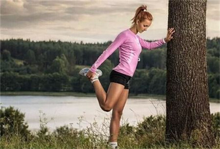 跑步前热身的作用 跑步前热身做什么运动?