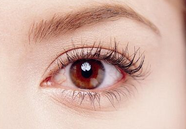 眼角膜发炎有哪些症状?眼角膜发炎怎么办?