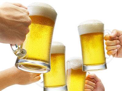 喝啤酒的好处与坏处 喝剩的啤酒有哪些妙用?