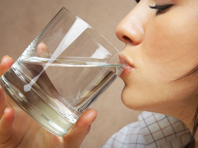 喝水减肥法应该怎么喝?喝水减肥法的误区