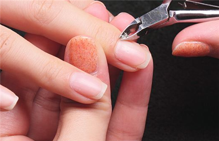 指甲软化剂使用说明 指甲软化剂有毒吗?