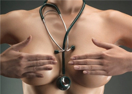 乳房自检的正确方法 乳房自检最佳时间