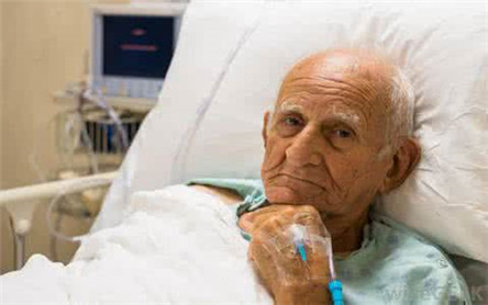 老年人前列腺癌的早期症状 老年人前列腺癌怎么治疗?