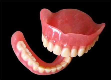 戴活动假牙有什么危害?戴活动假牙的注意事项