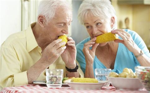 中老年人夏季如何养生?中老年人夏季6大饮食原则