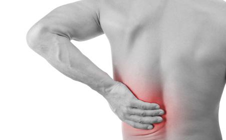 男性病患下背痛的原因有哪些?椎间盘突出引起?